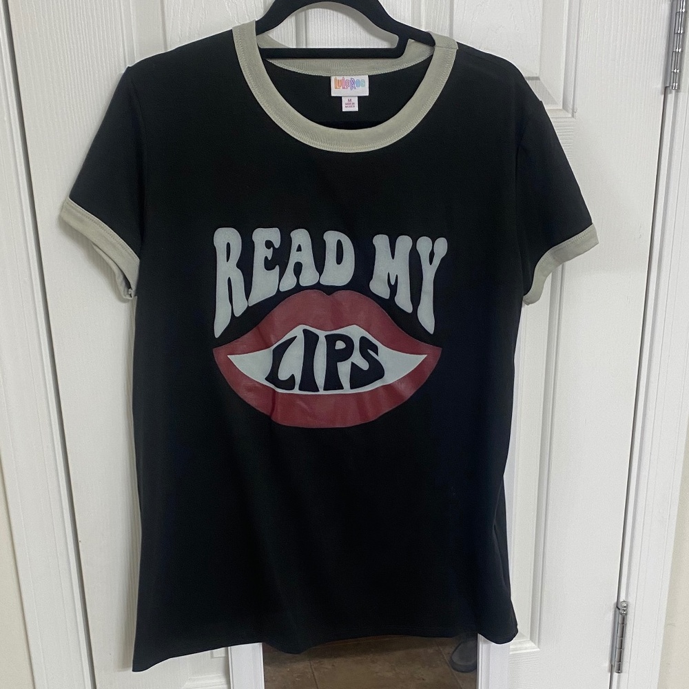 LulaRoe Classic T Top (M)